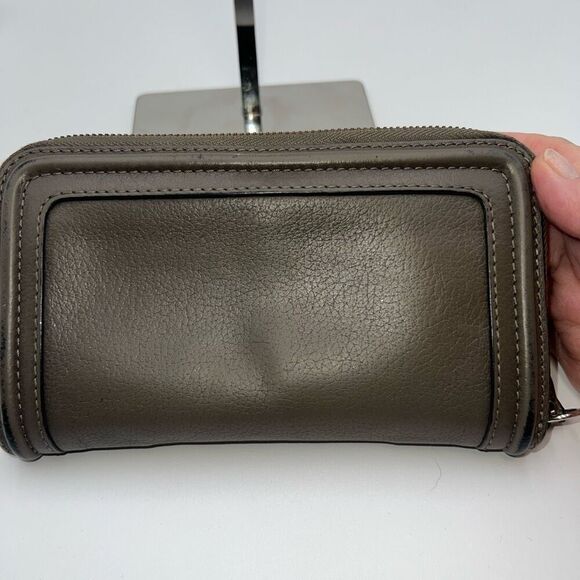 Chloe Rock Calfskin Party Long Zip Wallet with FULL INCLUSION - Picture 4 of 16